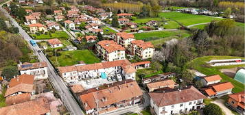 Casa indipende su due piani a Ranco, Loc. Uponne