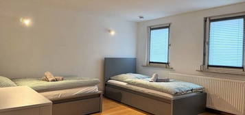 2-Zimmerwohnung mit TV, Wlan, Küche, Essplatz, Waschmaschine, Trockner, Garage für bis zu 6 Personen (Einzelbetten)