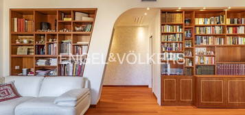 Appartamento via delle Montagne Rocciose, Eur, Roma