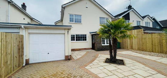 4 bedroom detached house