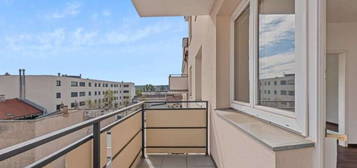 Neubauwohnung mit Balkon und Blick auf die Gloriette