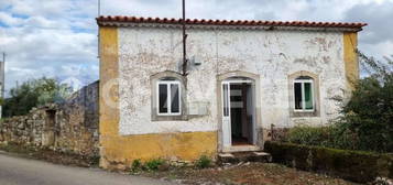 Casa antiga , habitavel para venda