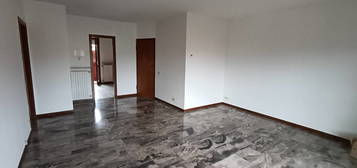 Trilocale buono stato, quarto piano, Celadina, Bergamo