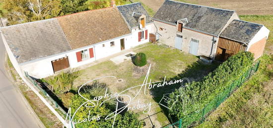 Ancien corps de ferme avec dépendances et terrain