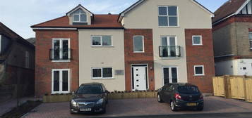 Flat to rent in Frances Road, Bournemouth BH1