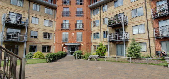 Flat to rent in Jubilee Square, Reading, Berkshire RG1