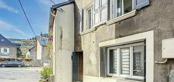 MAISON DE VILLAGE DE TYPE T4 + CUISINE 75 m2, 2 CHAMBRES, 1 BUREAU AVEC CAVE ET 1 PLACE DE PARKING