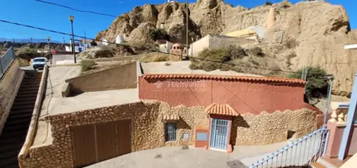 Casa adosada en Guadix