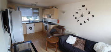 2 bed flat to rent