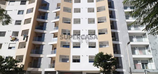 Apartamento T3 Novo em Carcavelos com Excelentes Acabamentos