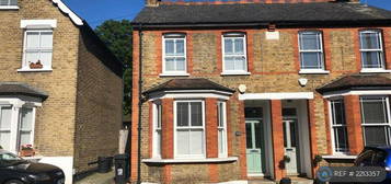 2 bedroom semi-detached house