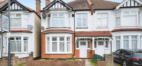 Flat for sale in Pinner Road, North Harrow, Harrow HA1