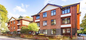 Flat for sale in Beaconsfield Road, St.Albans AL1