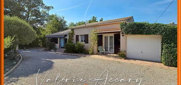 Maison traditionnelle de plain-pied  à vendre, 6 pièces, 3 chambres, 135 m²