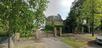 5 bed detached house to rent