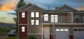 90 Country Village Cir NE, Calgary, AB T3K 6E2