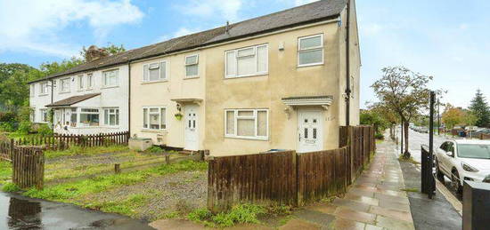 4 bedroom end of terrace house for sale