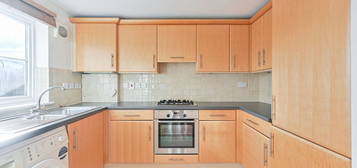 Flat for sale in Newent Close, Peckham, London SE15