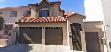 VENTA DE CASA EN BAJA CALIFORNIA TIJUANA LOMAS AGUA CALIENTE LORETO 8257