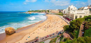 BIARRITZ T4 80m²+60m² en souplex soit 140m², la plage et les commerces à pied