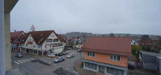 Gepflegte 3-Zimmer DG Wohnung mit TG- Stellplatz in Ostrach