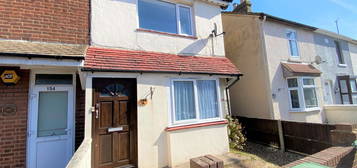 Flat to rent in A London Road, Sittingbourne, Kent ME10