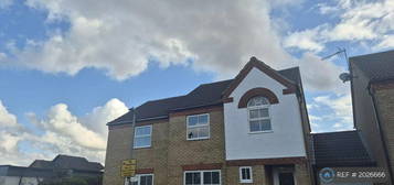 5 bedroom detached house