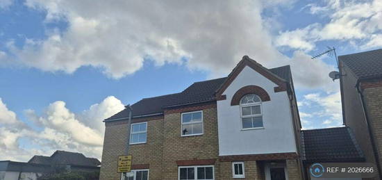 5 bedroom detached house