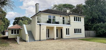 6 bed detached house for sale