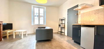 Appartement f2 meuble de 31 m2 avec parking