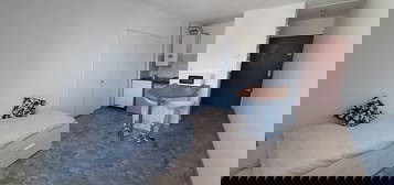 Studio meublé 20 m² - 10ème– aucun frais d’agence - spécial étudiant - proche Timone