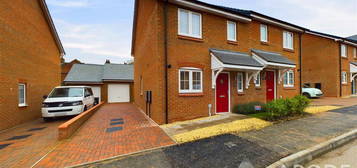 3 bedroom semi-detached house