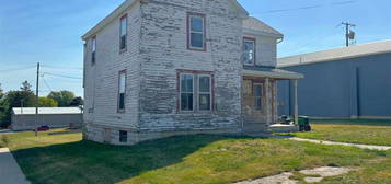 405 Court St, Williamsburg, IA 52361