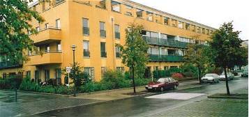 Gepflegte 2-Raum-DG-Wohnung mit großem Süd-Balkon und EBK in Bernau