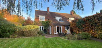 4 bedroom semi-detached house