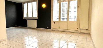 Appartement  à vendre, 4 pièces, 2 chambres, 61 m²