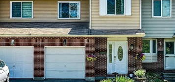 6888 Bilberry Dr #1, Ottawa, ON K1C 3R5