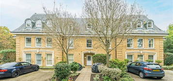 Flat for sale in Holmesdale Road, Teddington TW11