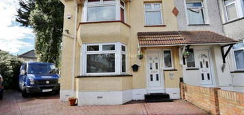 5 bedroom semi-detached house to rent