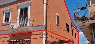 Casa semindipendente con cortile a fiumefreddo