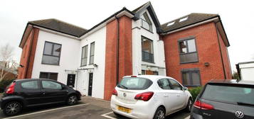 Flat to rent in Park View Court, West Bridgford, Nottingham NG2