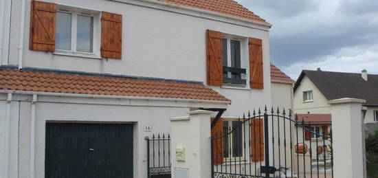 Maison  à louer, 7 pièces, 5 chambres, 135 m²