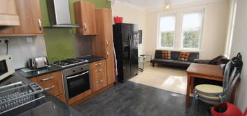 3 bed flat to rent