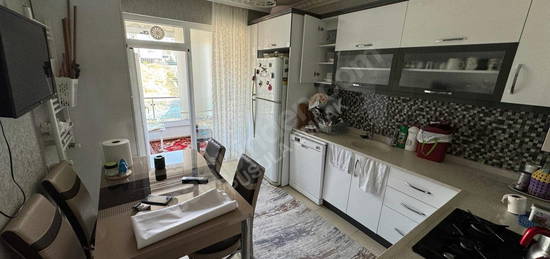 ＰＵＳＵＬＡ ＥＭＬＡＫ'ＤＡＮGÜNEY CEPHELİ CADDE'YE YAKIN 3+1 MASRAFSIZ DAİRE