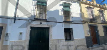 Chalet adosado en venta en calle Dientes