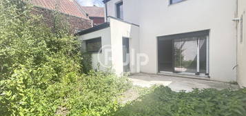 Maison  à vendre, 6 pièces, 4 chambres, 143 m²