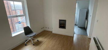 Flat to rent in Edleston Road, Crewe CW2