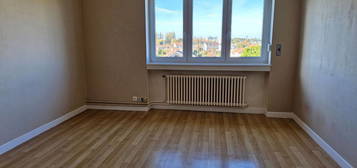 Appartement  à louer, 3 pièces, 2 chambres, 81 m²