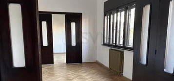 REA1021813 Apartament 4 camere de inchiriat Armeneasca