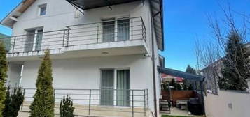 Duplex de inchiriat, 4 camere, 229mp, 250mp teren, parcare, zona Mehedinti